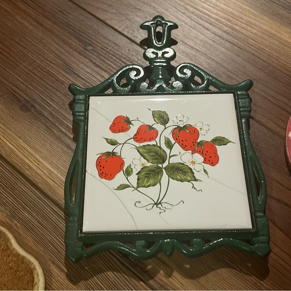 Vintage Strawberry Themed Trivets Wall Decor Ceramic Wood Metal Acrylic - Picture 5 of 11